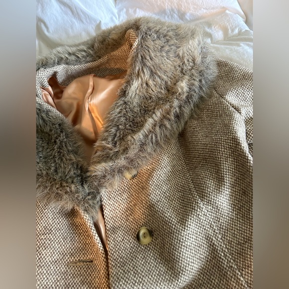 Abbmoor Tweed Coat - Picture 4 of 10